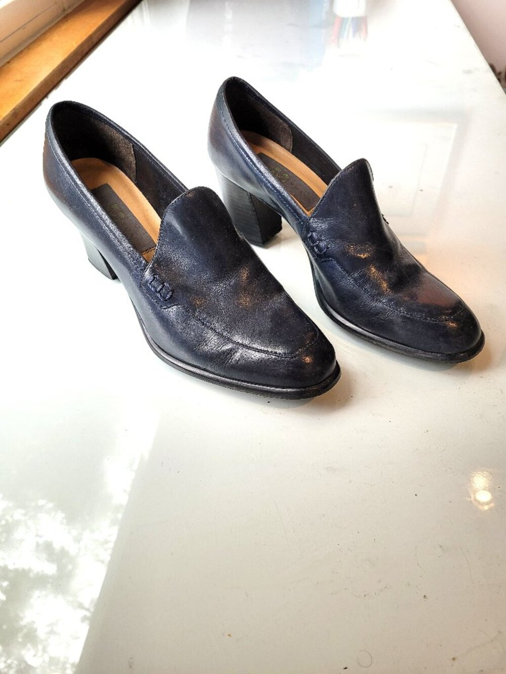 Vintage Women's Genuine Leather Navy Heeled Loafers size 8.5